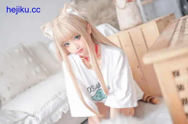 蠢沫沫创可贴遮阴全身视角