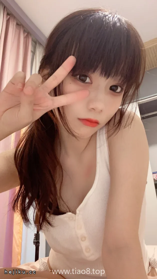 usejan蓝蓝“夏日女友”文章配图3