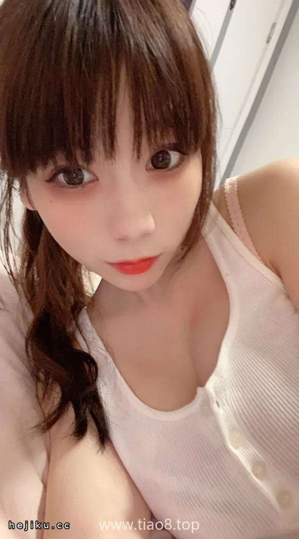 usejan蓝蓝“夏日女友”文章配图1