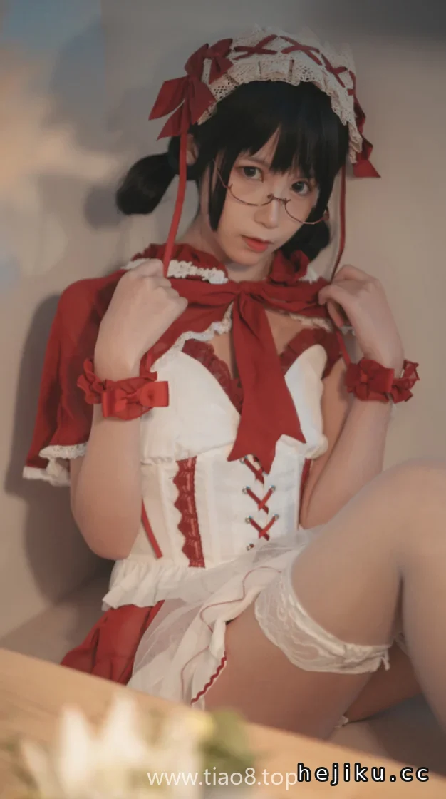 逐月Su童话镇小红帽cosplay:NO.041的红斗篷下,不只是甜美