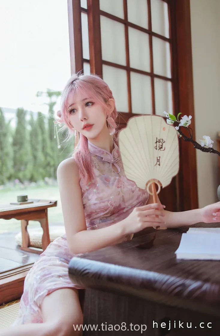 仙女月这套NO.015粉色旗袍看着很粉,勒出来的红印子谁看得见?