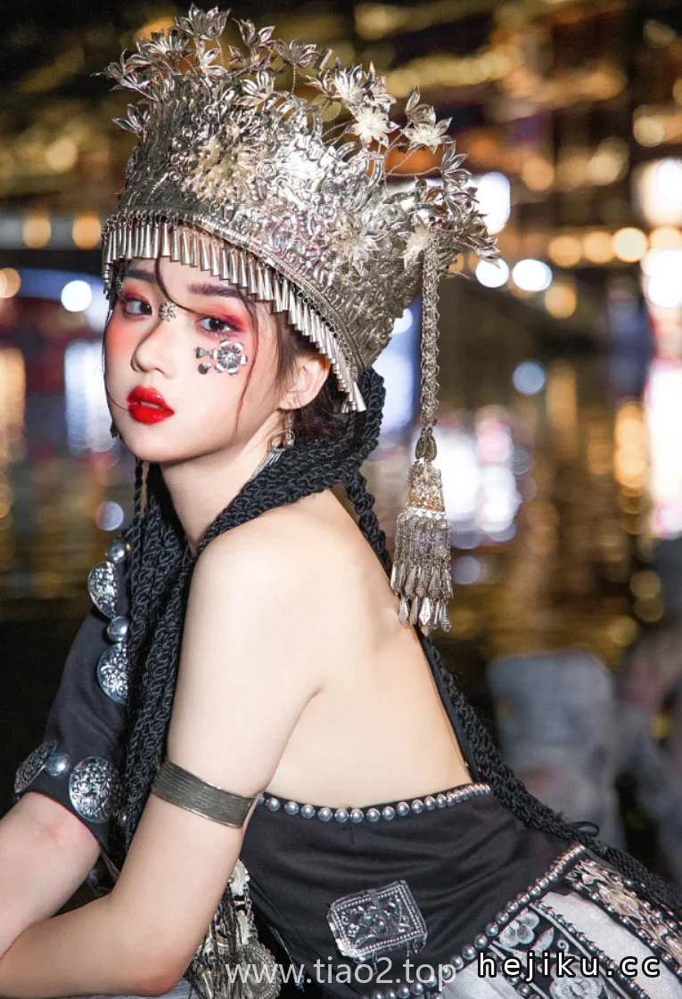 瓦斯塔亚小龙虾NO.015苗疆女子,这硬核美感太对味了