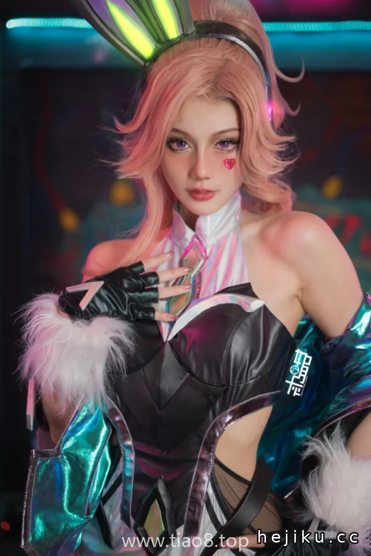 小元:如月灰030Battle Bunny,冷和热拉扯出的汗最磨人