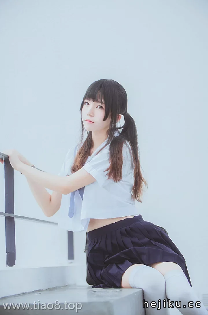 美图欣赏丨Coser桜桃喵:NO.003-蓝白水手服[39P-290MB]