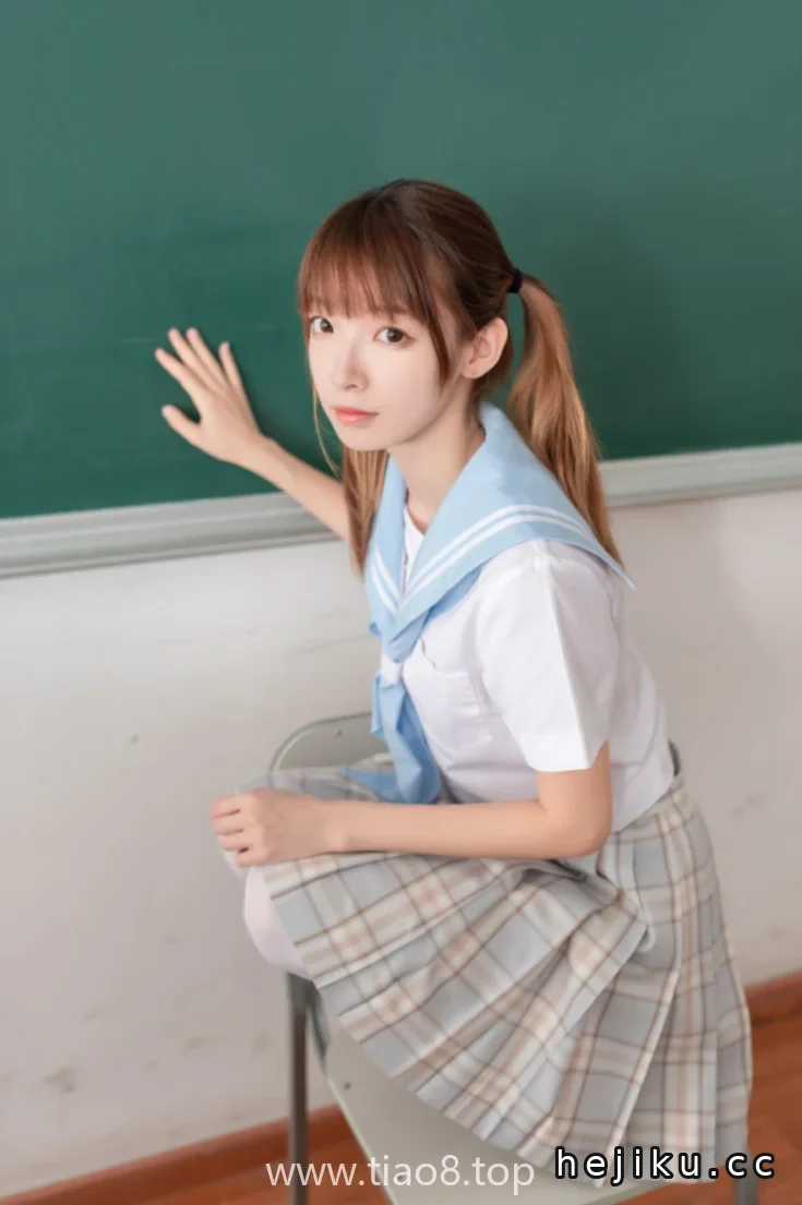 美图欣赏丨Coser祖木子:NO.006-不要躺在课桌上[48P-39MB]