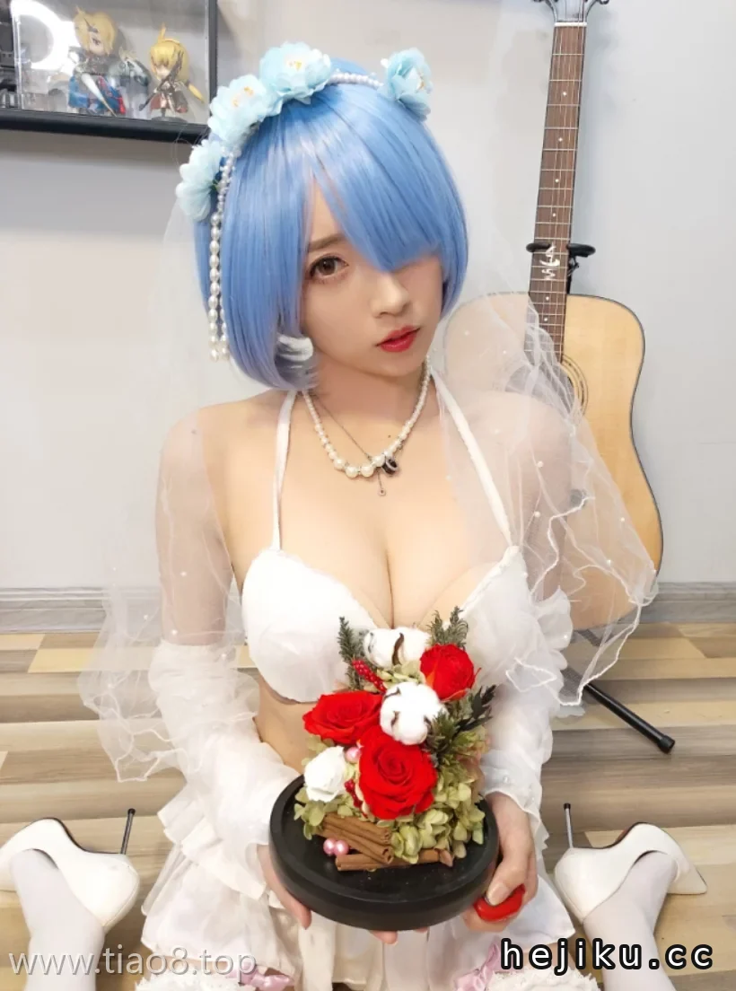 美图欣赏丨Coser小巫女露娜:NO.006-雷姆婚纱[29P-155MB]