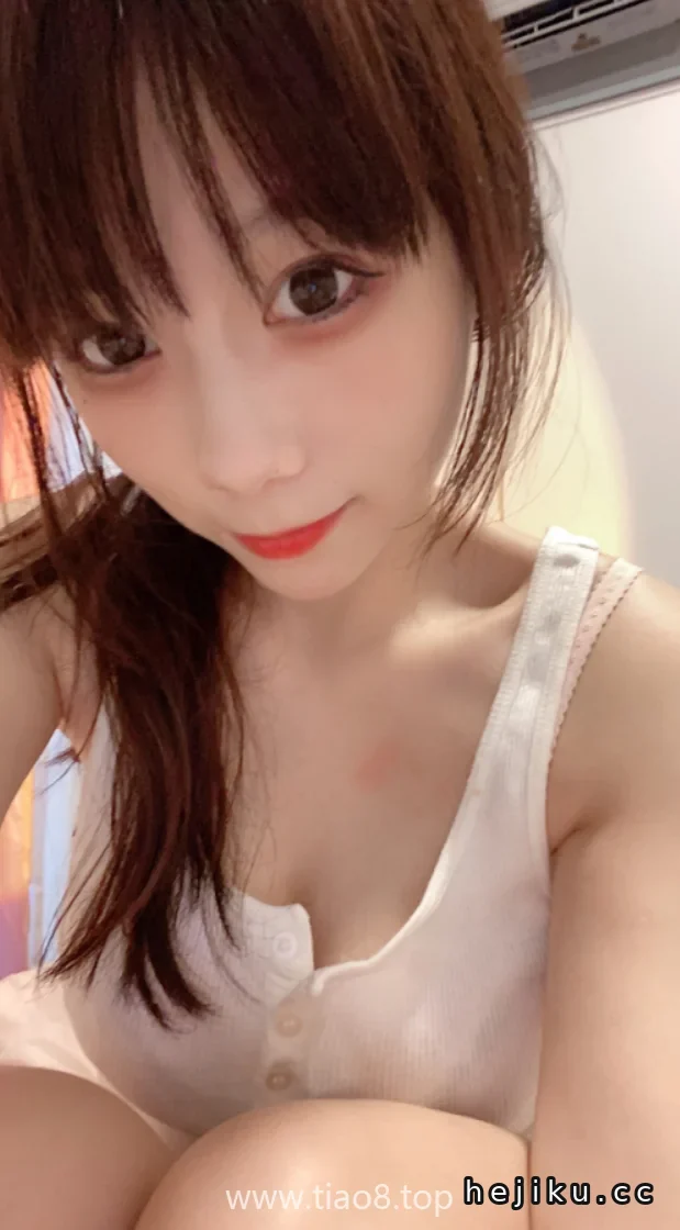 usejan蓝蓝这套夏日女友太绝了,117张图张张都有故事感
