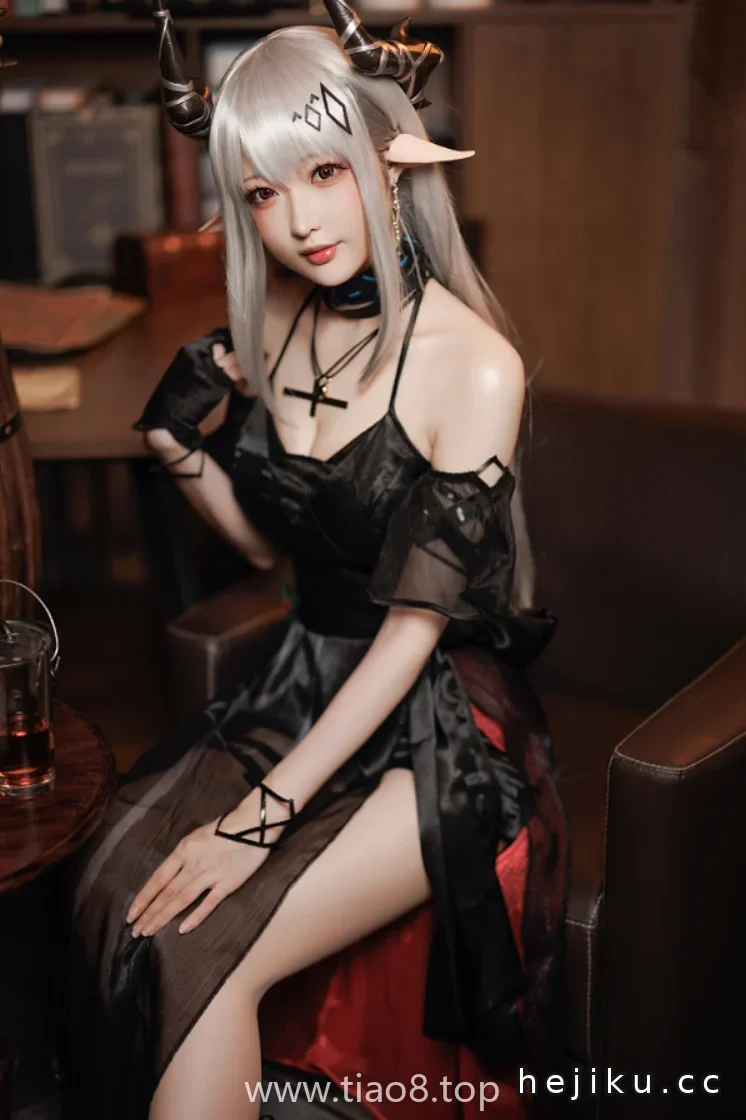 小南宫zzZ094泥岩礼服,第15张图她的眼神变了