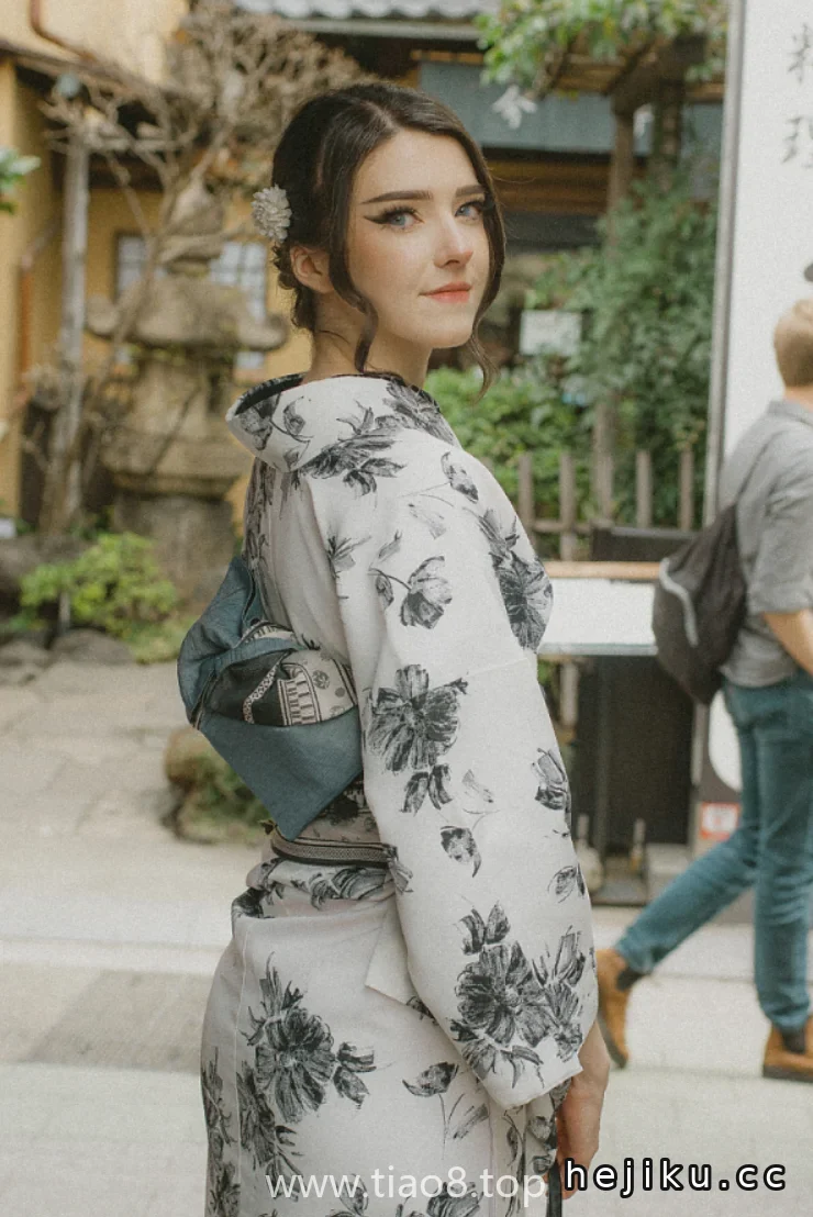 小元:CandyBall的056期和服,甜味儿全被规矩捆住了