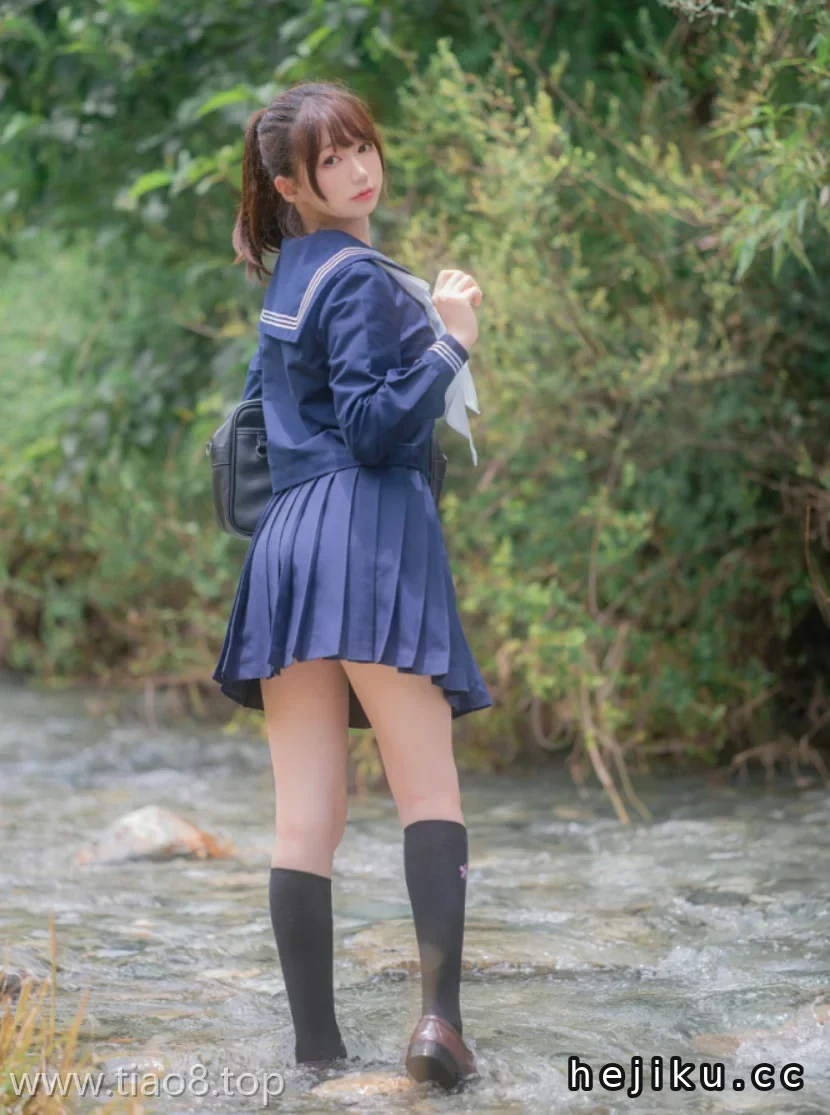 美图欣赏丨Coser_Nagesa魔物喵:NO.066-川で水遊び[110P-312.8M