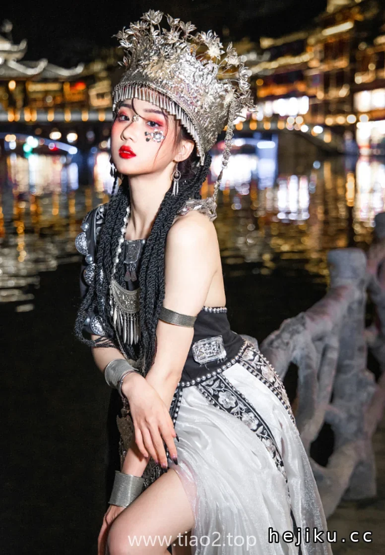 瓦斯塔亚小龙虾NO.015苗疆女子,这硬核美感太对味了