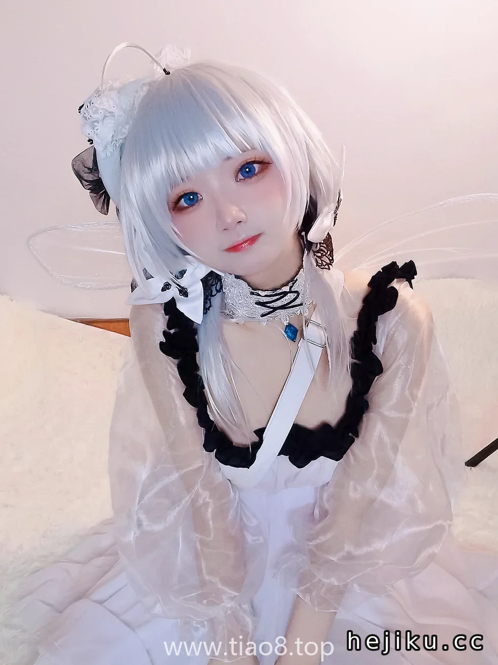 伊喵君_Nya这期小光辉白裙蓝飘带,安安静静拍完19张看着真舒服