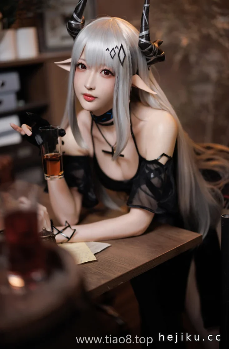 小南宫zzZ094泥岩礼服,第15张图她的眼神变了