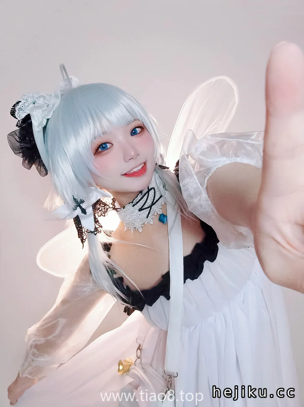 伊喵君_Nya这期小光辉白裙蓝飘带,安安静静拍完19张看着真舒服