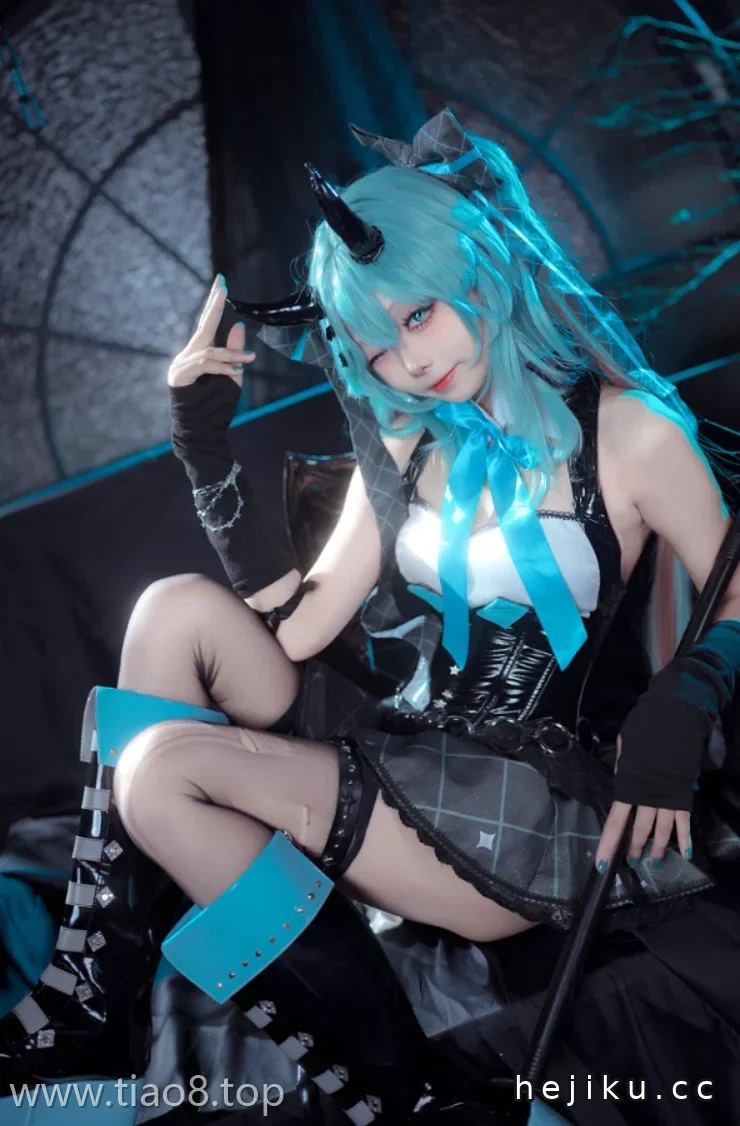 美图欣赏丨Coser艾西Aiwest:NO.019-初音小恶魔[26P-157.7M]