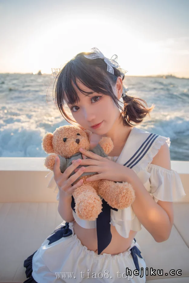 美图欣赏丨Coser花柒Hana:NO.013-三亚熊之海J风泳装[12P-153.01M
