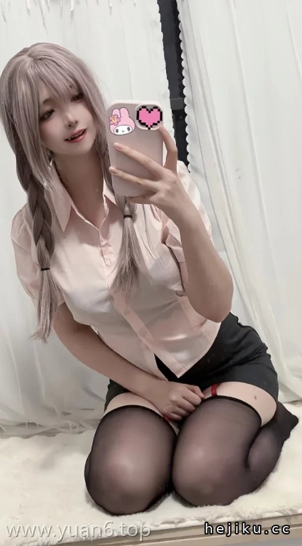 美图欣赏丨Coser疯猫ss:NO.198-紫色麻花辫 [15P-21MB]