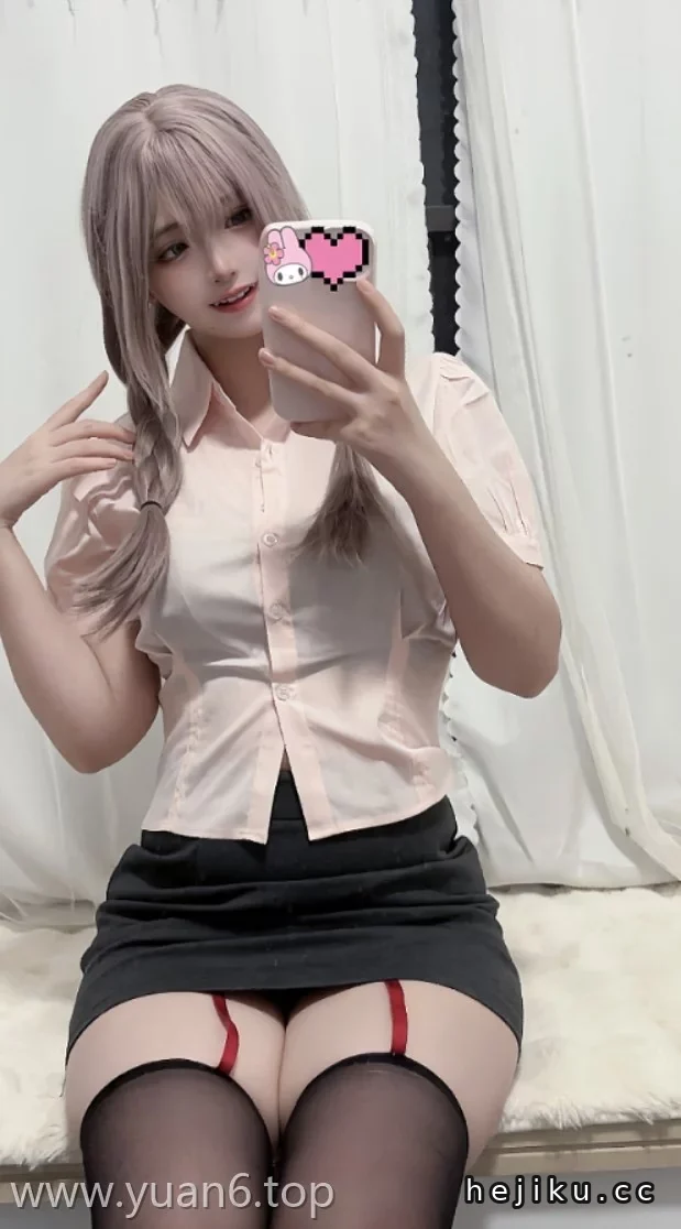 美图欣赏丨Coser疯猫ss:NO.198-紫色麻花辫 [15P-21MB]